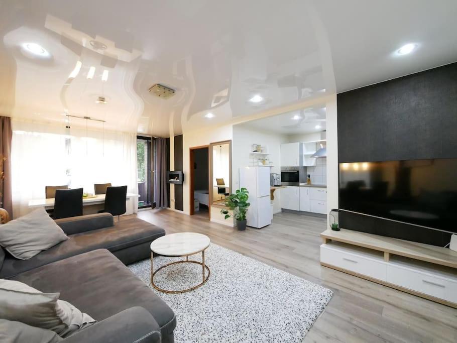61 M2 Erdgeschosswohnung Mit Eigenem Parkplatz Vorm Haus Osnabrück Eksteriør billede